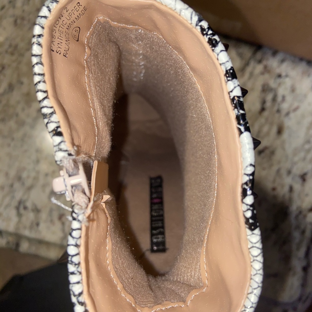 Snake booties - Picture 4 of 5